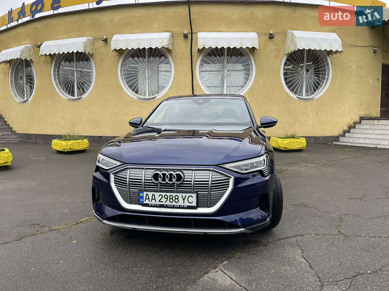 Позашляховик / Кросовер Audi e-tron 2021 в Києві
