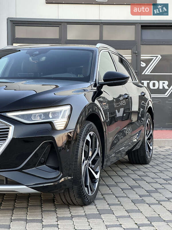 Позашляховик / Кросовер Audi e-tron 2021 в Мукачевому