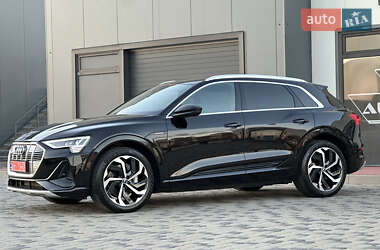 Внедорожник / Кроссовер Audi e-tron 2021 в 
