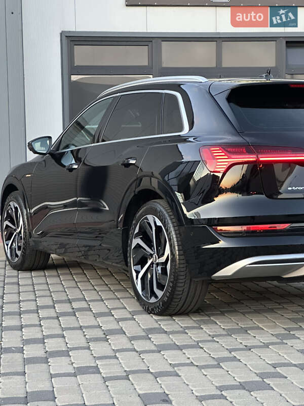 Позашляховик / Кросовер Audi e-tron 2021 в Мукачевому