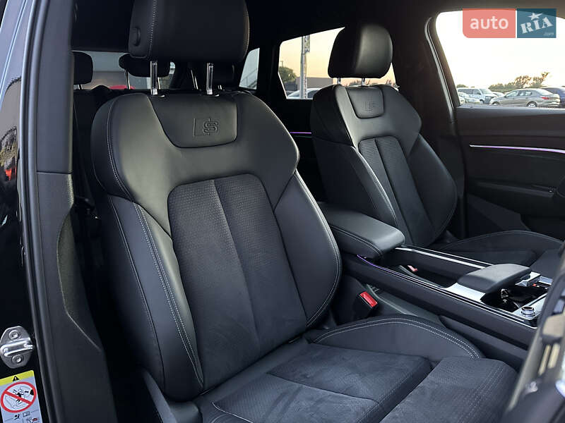 Позашляховик / Кросовер Audi e-tron 2021 в Мукачевому