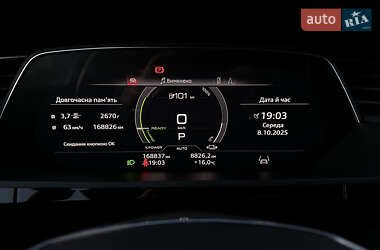 Внедорожник / Кроссовер Audi e-tron 2021 в 