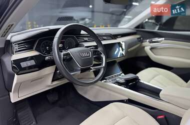 Внедорожник / Кроссовер Audi e-tron 2023 в 