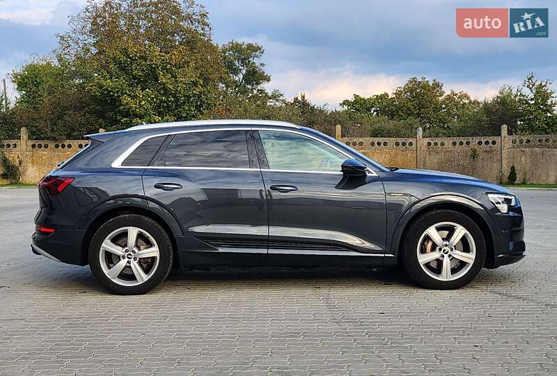 Внедорожник / Кроссовер Audi e-tron 2021 в Бориславе