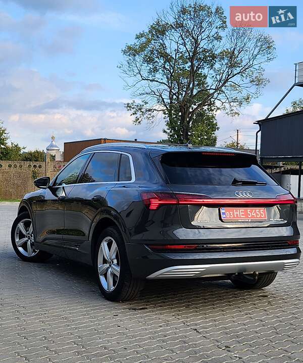 Внедорожник / Кроссовер Audi e-tron 2021 в Бориславе