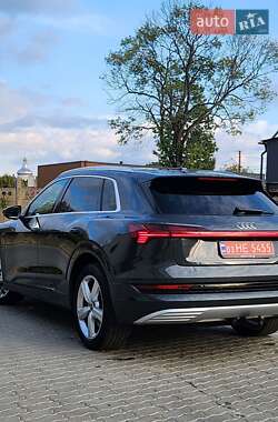 Внедорожник / Кроссовер Audi e-tron 2021 в 