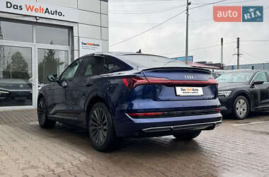 Позашляховик / Кросовер Audi e-tron 2021 в 