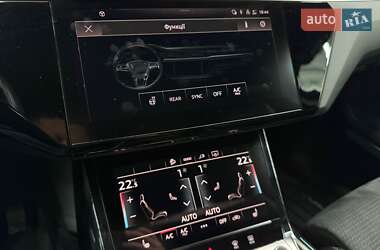 Позашляховик / Кросовер Audi e-tron 2021 в 