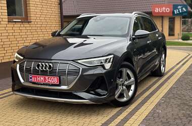 Позашляховик / Кросовер Audi e-tron 2022 в 