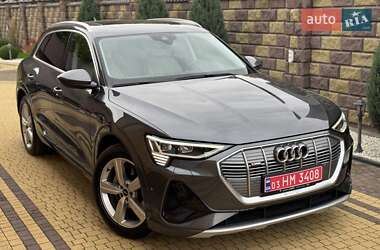 Позашляховик / Кросовер Audi e-tron 2022 в 