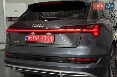 Внедорожник / Кроссовер Audi e-tron 2021 в 