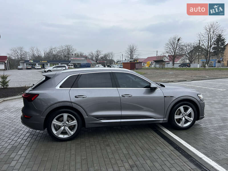Позашляховик / Кросовер Audi e-tron 2019 в Снятині фото 16 Позашляховик / Кросовер Audi e-tron 2019 в Снятині