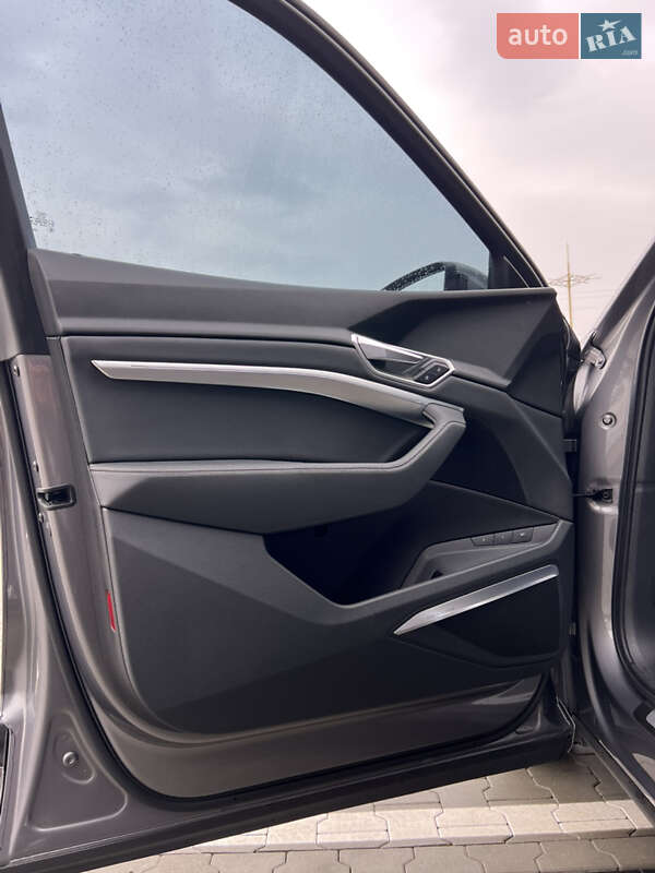 Позашляховик / Кросовер Audi e-tron 2019 в Снятині фото 17 Позашляховик / Кросовер Audi e-tron 2019 в Снятині