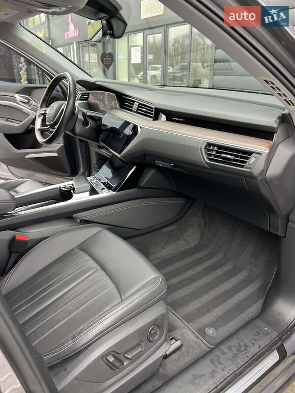 Позашляховик / Кросовер Audi e-tron 2019 в Снятині фото 22 Позашляховик / Кросовер Audi e-tron 2019 в Снятині