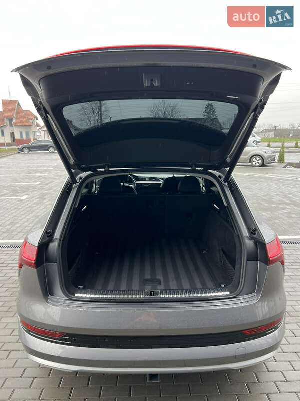 Позашляховик / Кросовер Audi e-tron 2019 в Снятині фото 28 Позашляховик / Кросовер Audi e-tron 2019 в Снятині