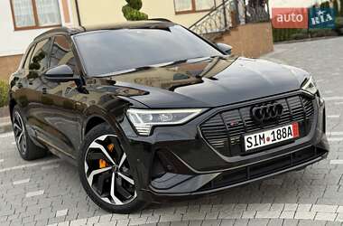 Внедорожник / Кроссовер Audi e-tron 2022 в 