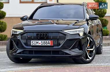 Внедорожник / Кроссовер Audi e-tron 2022 в 