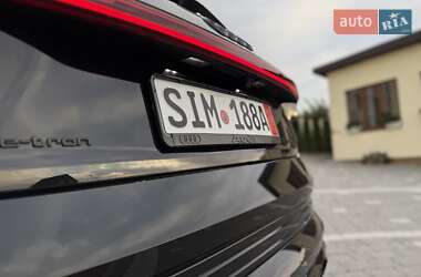 Внедорожник / Кроссовер Audi e-tron 2022 в 