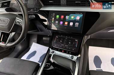 Внедорожник / Кроссовер Audi e-tron 2022 в 