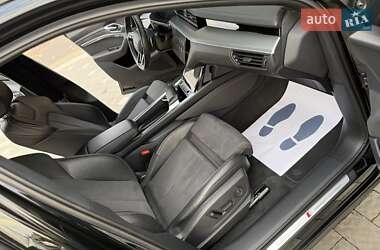 Внедорожник / Кроссовер Audi e-tron 2022 в 