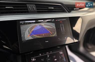 Внедорожник / Кроссовер Audi e-tron 2022 в 