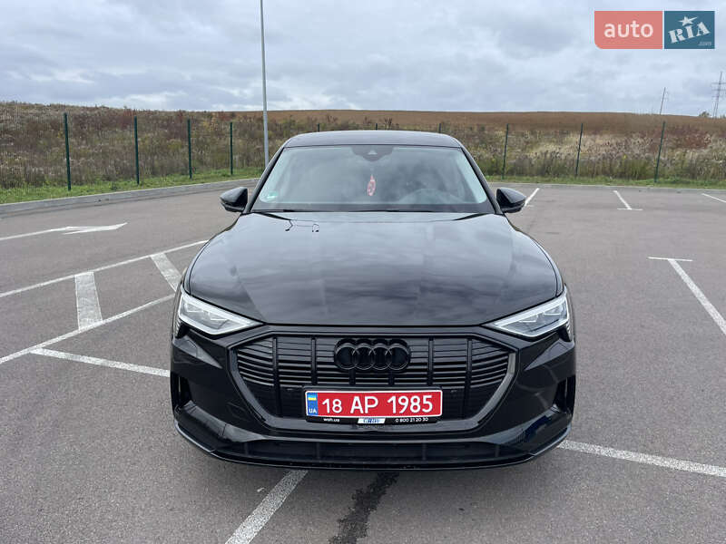 Позашляховик / Кросовер Audi e-tron 2023 в Рівному