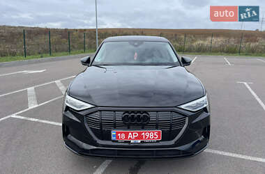 Позашляховик / Кросовер Audi e-tron 2023 в 