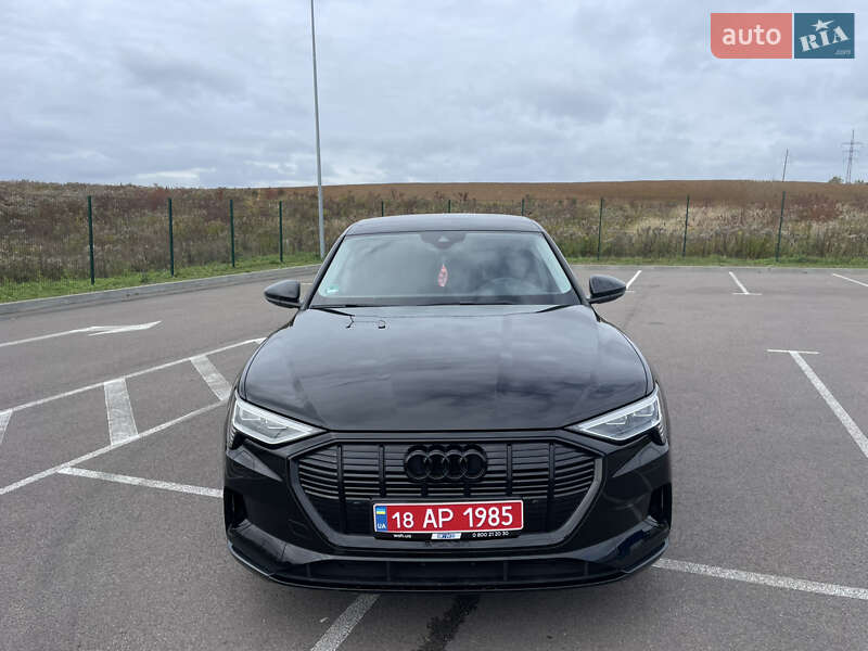 Позашляховик / Кросовер Audi e-tron 2023 в Рівному