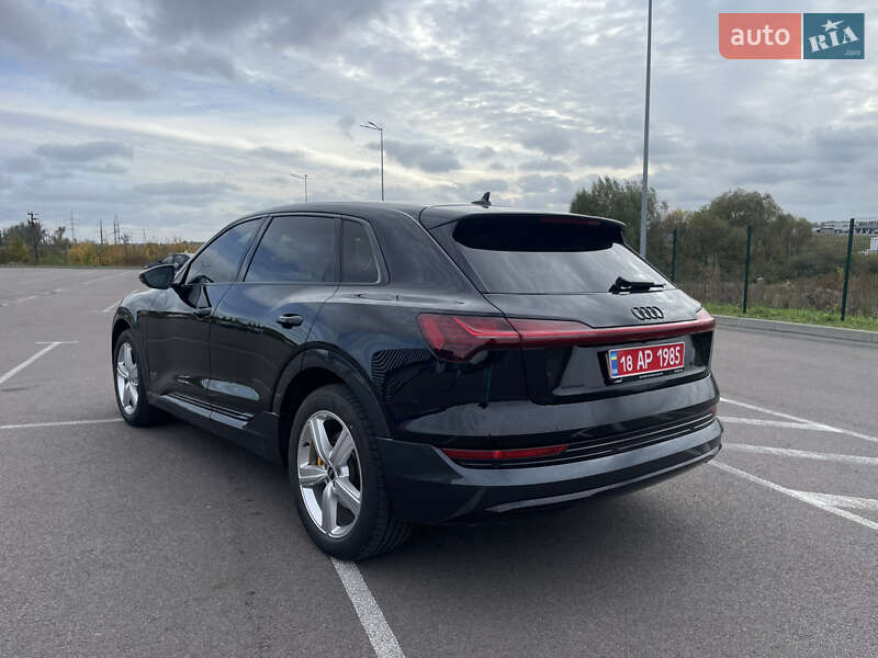 Позашляховик / Кросовер Audi e-tron 2023 в Рівному