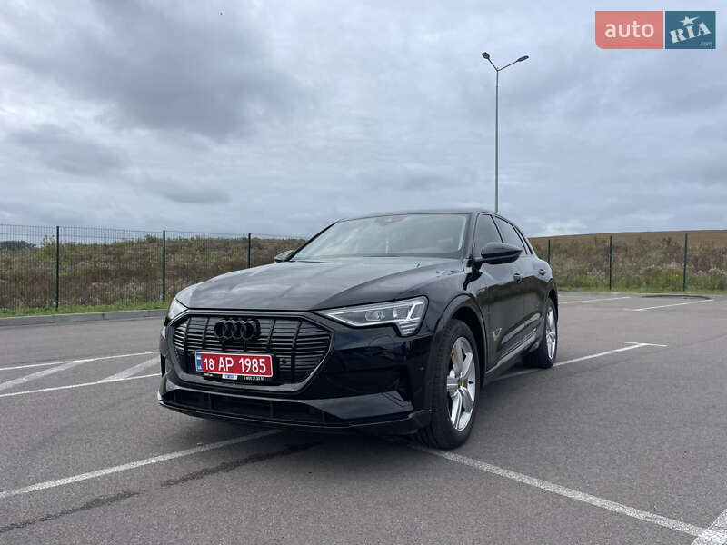 Audi e-tron 2023