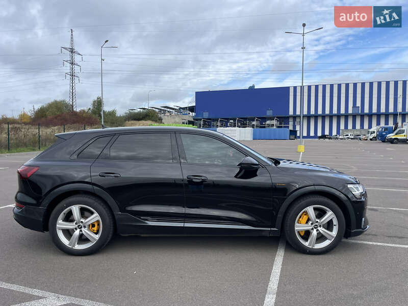 Позашляховик / Кросовер Audi e-tron 2023 в Рівному