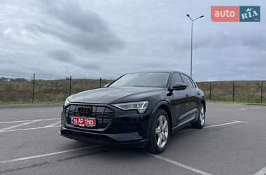 Позашляховик / Кросовер Audi e-tron 2023 в 