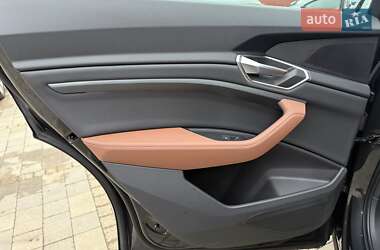 Внедорожник / Кроссовер Audi e-tron 2021 в 