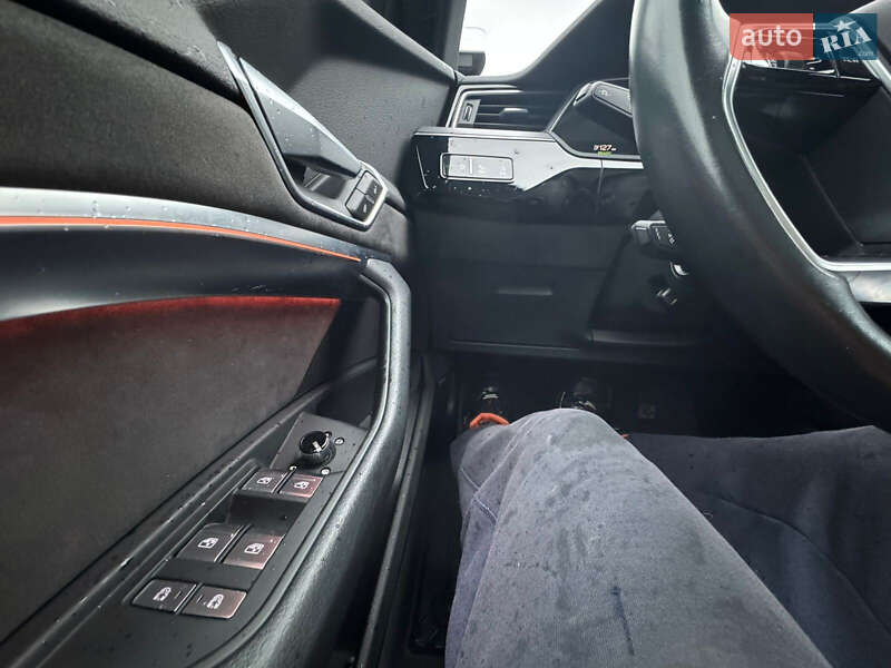 Позашляховик / Кросовер Audi e-tron 2019 в Чернівцях