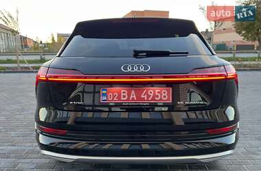 Внедорожник / Кроссовер Audi e-tron 2022 в 