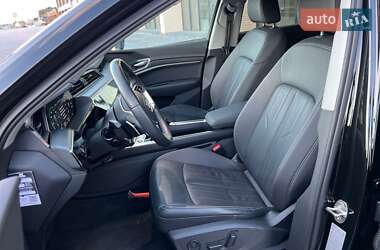 Внедорожник / Кроссовер Audi e-tron 2022 в 