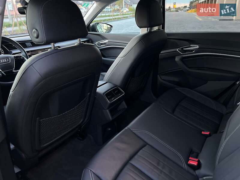 Позашляховик / Кросовер Audi e-tron 2022 в Вінниці