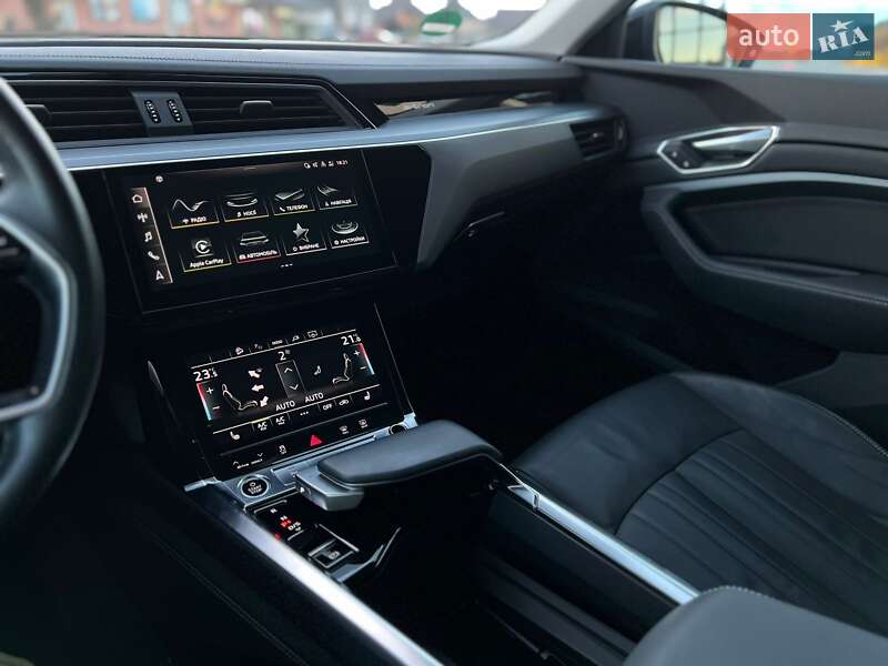 Позашляховик / Кросовер Audi e-tron 2022 в Вінниці