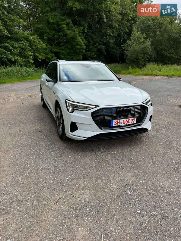 Внедорожник / Кроссовер Audi e-tron 2019 в 