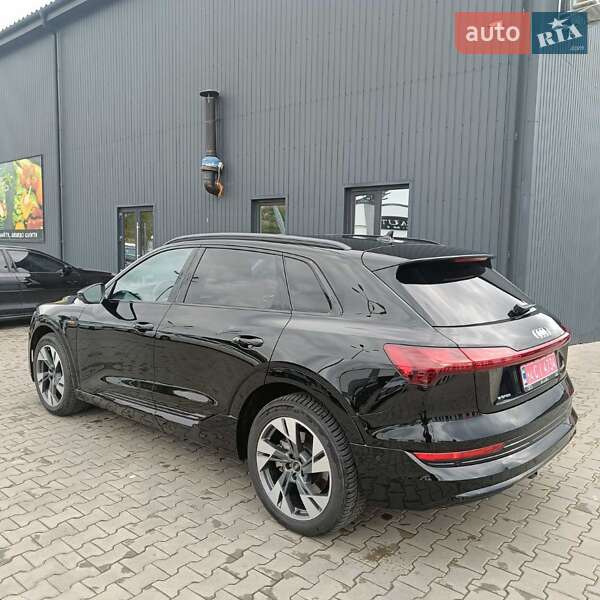 Позашляховик / Кросовер Audi e-tron 2021 в Дніпрі