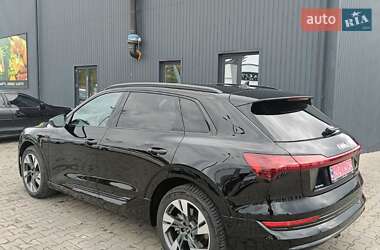 Внедорожник / Кроссовер Audi e-tron 2021 в 