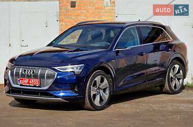 Внедорожник / Кроссовер Audi e-tron 2020 в 