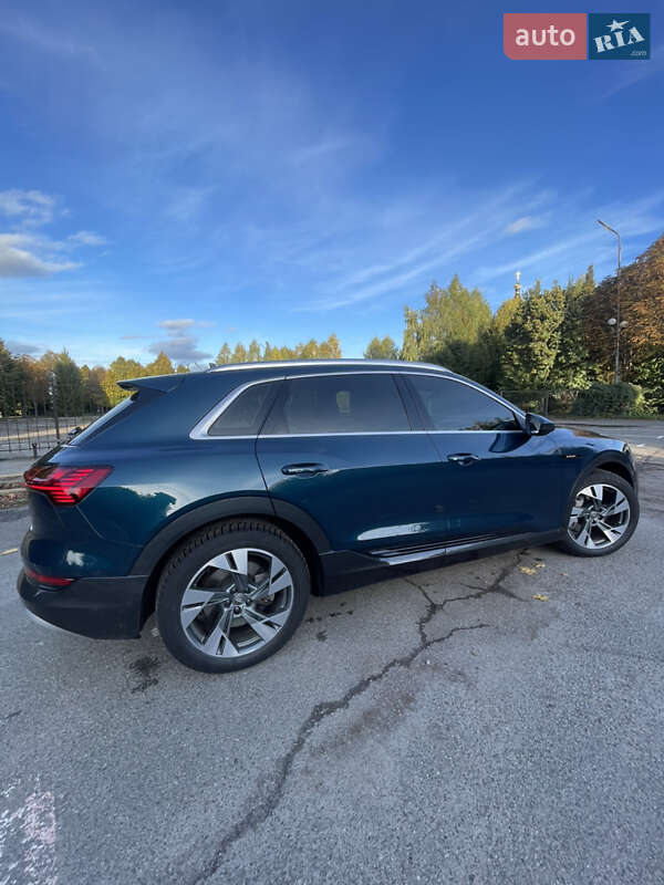 Внедорожник / Кроссовер Audi e-tron 2021 в Киеве
