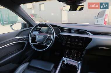 Внедорожник / Кроссовер Audi e-tron 2019 в 