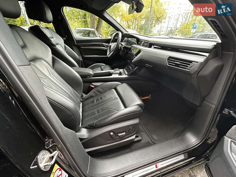 Внедорожник / Кроссовер Audi e-tron 2019 в Львове
