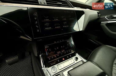 Внедорожник / Кроссовер Audi e-tron 2019 в 