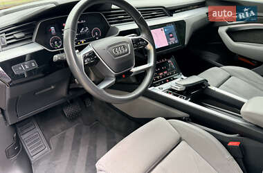 Позашляховик / Кросовер Audi e-tron 2020 в 