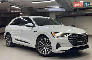 Позашляховик / Кросовер Audi e-tron 2019 в 