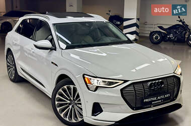 Позашляховик / Кросовер Audi e-tron 2019 в 
