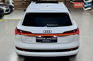 Позашляховик / Кросовер Audi e-tron 2019 в 